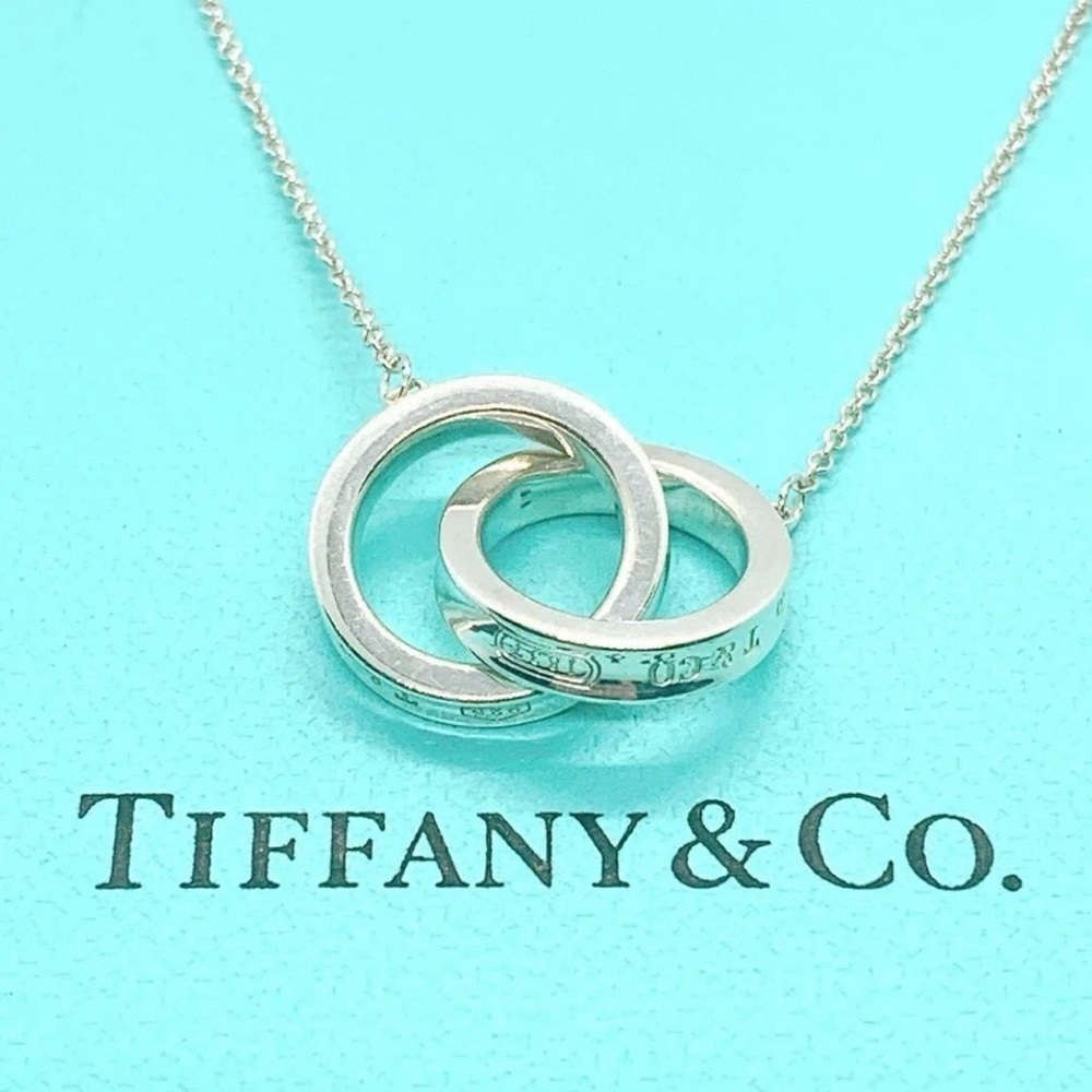 Authenticated Tiffany & Co. Small Interlocking Circles Pendant Necklace 1837 16”